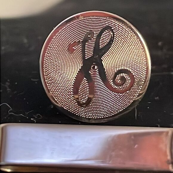 Vintage MCM 1960s matching polished silver tone monogrammed tie clip cuff links - Picture 2 of 9
